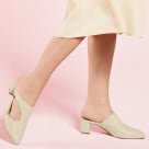 Mule Mid Heel mit Cut-Out Creme – modischer und bequemer Schuh für Hallux valgus und empfindliche Füße von LaShoe.de
