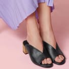 V-Shape Pantolette mit Korkabsatz Schwarz – modischer und bequemer Schuh für Hallux valgus und empfindliche Füße von LaShoe.de