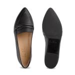 Loafer Spitz mit Schlaufe Schwarz – modischer und bequemer Schuh für Hallux valgus und empfindliche Füße von LaShoe.de
