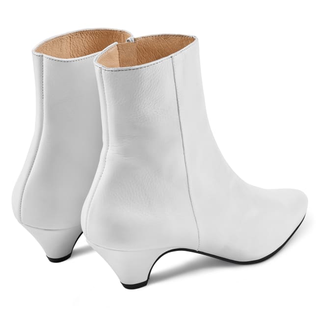 Stiefelette mit Kitten-Heel Weiß – modischer und bequemer Schuh für Hallux valgus und empfindliche Füße von LaShoe.de