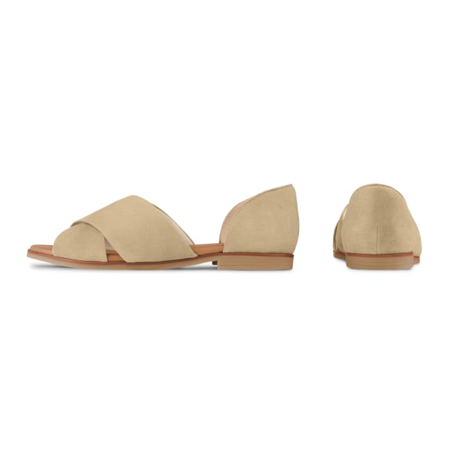 Flache Sandale mit Kreuzriemen Beige – modischer und bequemer Schuh für Hallux valgus und empfindliche Füße von LaShoe.de