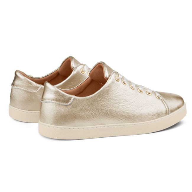 Flat Sneaker Dressy Metallic Gold – modischer und bequemer Schuh für Hallux valgus und empfindliche Füße von LaShoe.de